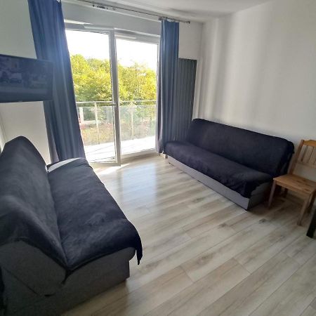 1110 Smialego 39 - Tanie Pokoje W Apartamencie - Samodzielne Zameldowanie - Self Check In Poznan Exterior foto