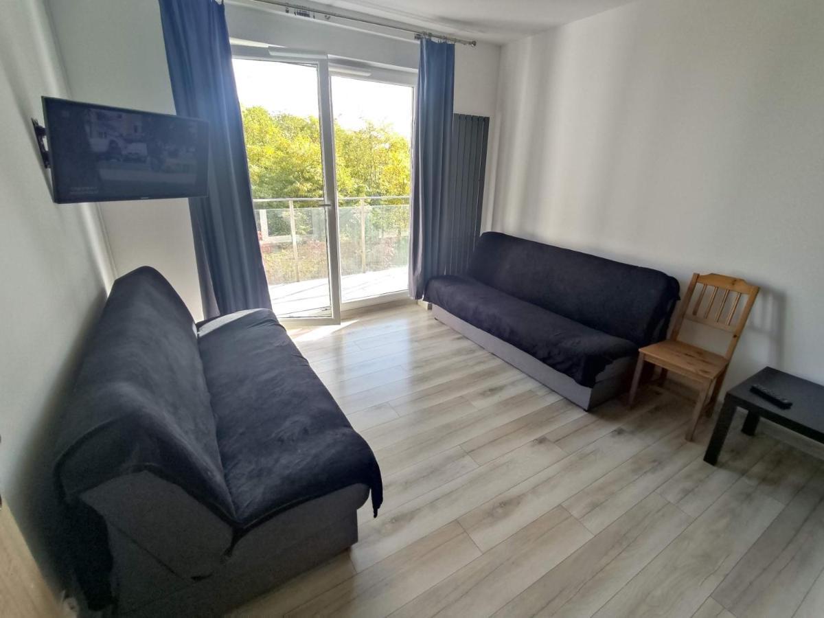 1110 Smialego 39 - Tanie Pokoje W Apartamencie - Samodzielne Zameldowanie - Self Check In Poznan Exterior foto