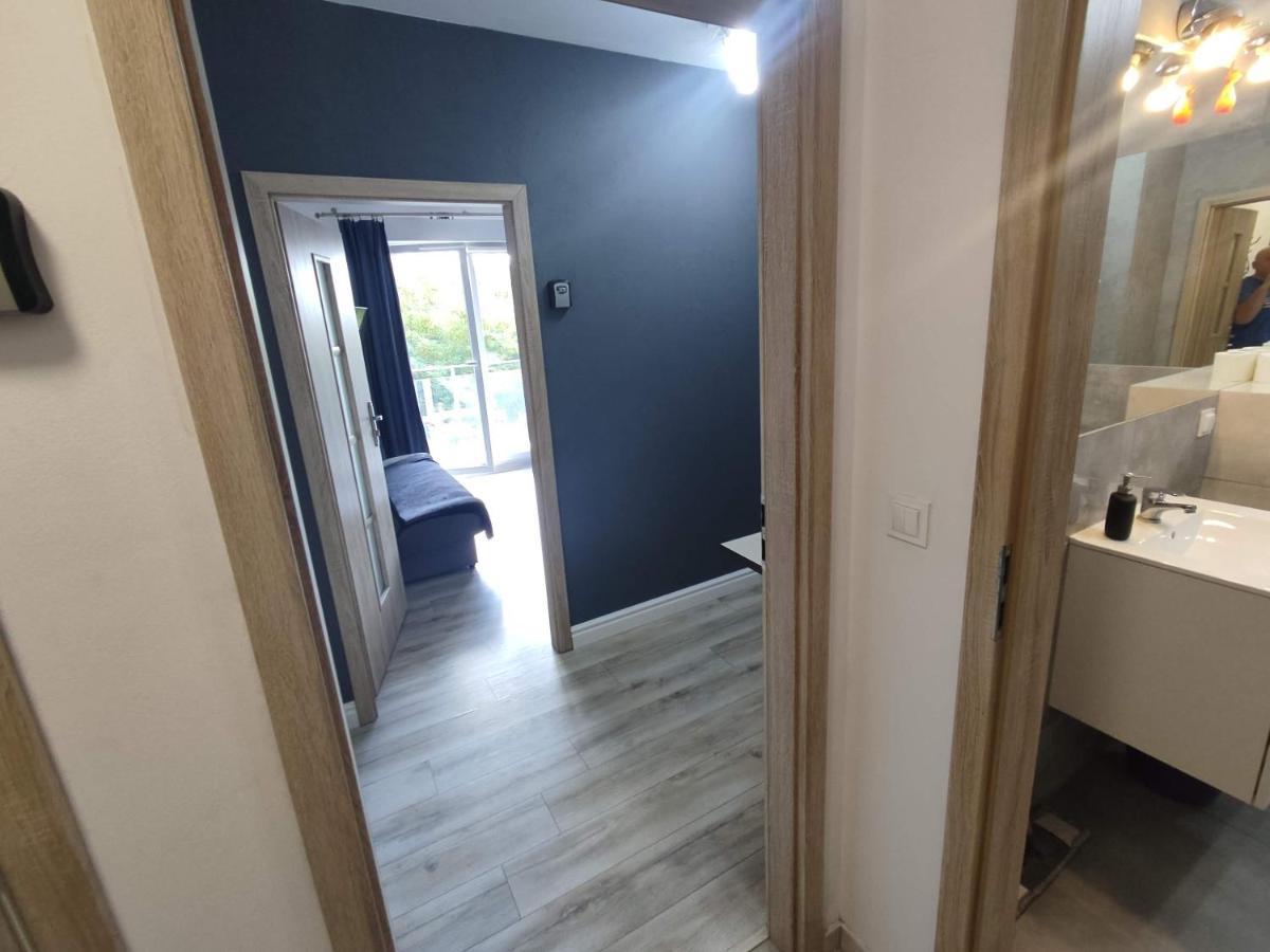 1110 Smialego 39 - Tanie Pokoje W Apartamencie - Samodzielne Zameldowanie - Self Check In Poznan Exterior foto