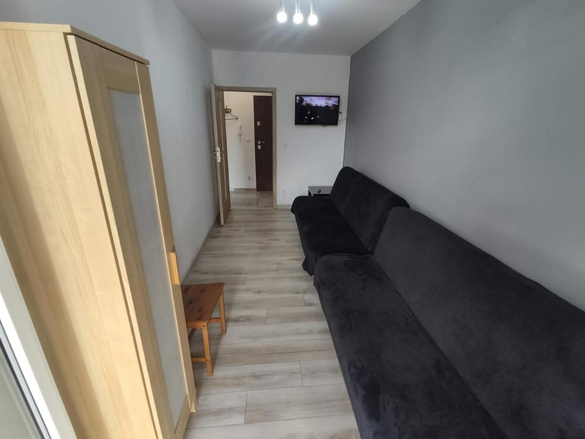 1110 Smialego 39 - Tanie Pokoje W Apartamencie - Samodzielne Zameldowanie - Self Check In Poznan Exterior foto