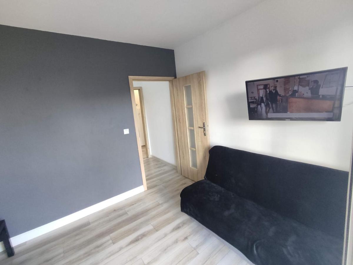 1110 Smialego 39 - Tanie Pokoje W Apartamencie - Samodzielne Zameldowanie - Self Check In Poznan Exterior foto