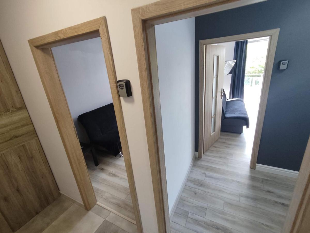 1110 Smialego 39 - Tanie Pokoje W Apartamencie - Samodzielne Zameldowanie - Self Check In Poznan Exterior foto